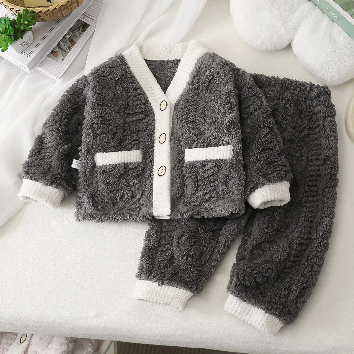 

New Autumn Winter Kids Thicken Warm Pajamas Baby Casual Solid Soft Flannel Sleepwear Boys Girls Casual Clothing Sets Pyjamas