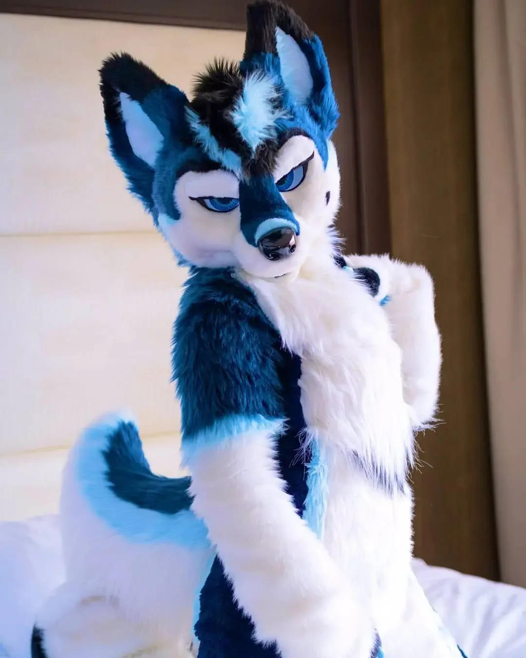 クリスマスブルーホワイトファーフォックスドッグハスキーマスコットコスチューム毛皮のようなスーツファースーツハロウィンクリスマス誕生日パーティーギフト