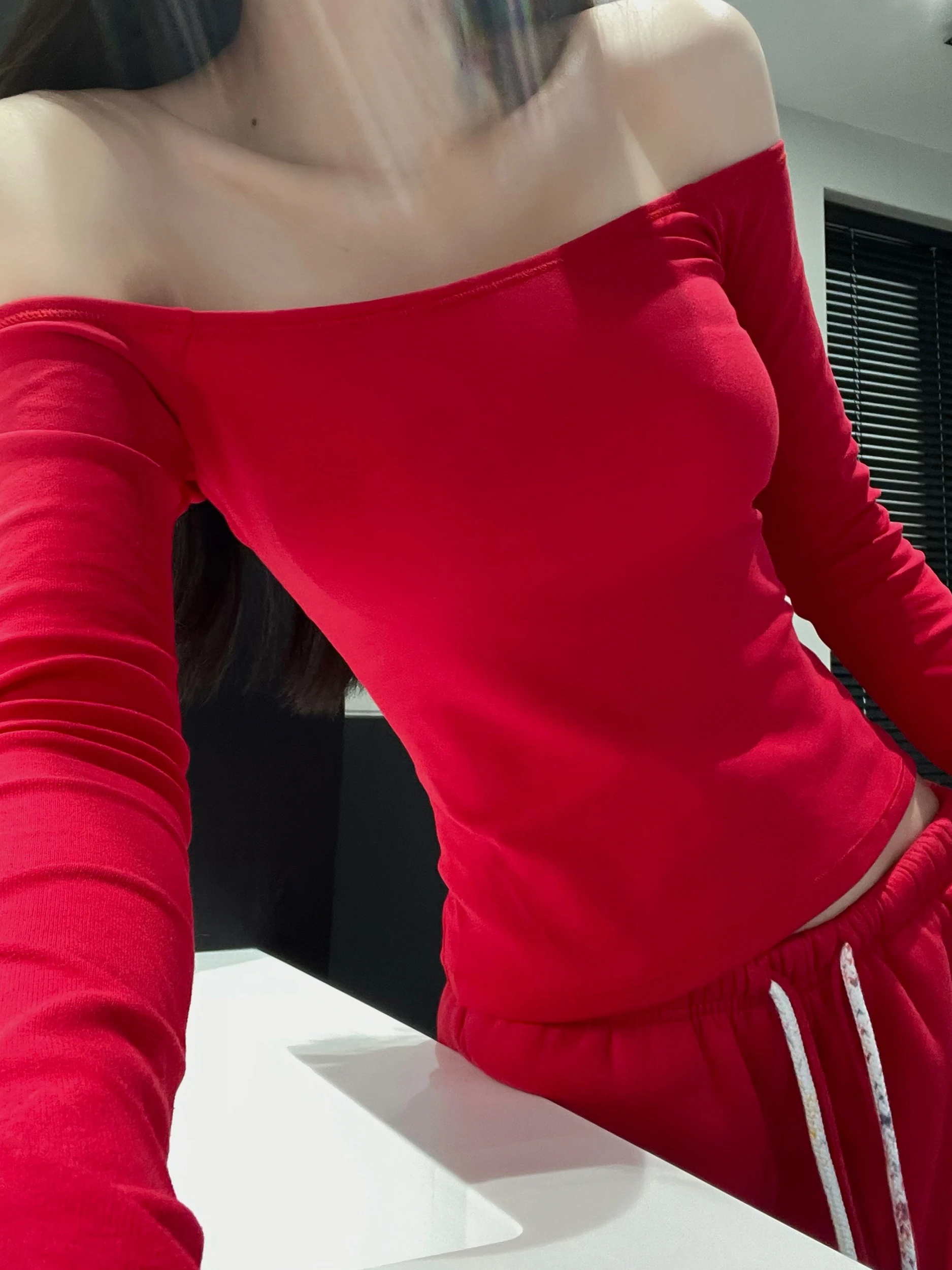 Zhang Zi  New Year Red Loose Feel Shoulder Bared Long Sleeve Base Shirt Waist Cinched Slimming One Shoulder Revealing Clavi...