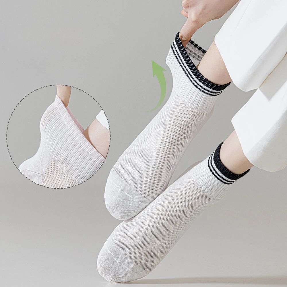 Four Season Breathable Socks Made of Cotton Mesh with Eyelets for Women Anti Odor and Sweat Absorbing Sports and Leisure Socks