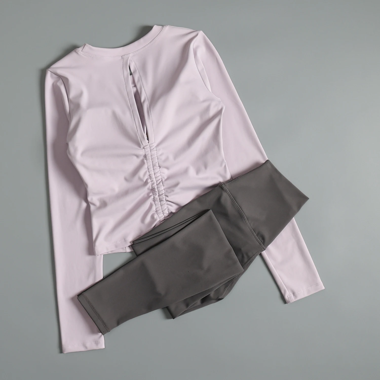 Traje de yoga para mujer en otoño, corte ajustado y entrenamiento de gimnasia delgado, jogging por la mañana, mangas largas, cintura alta, levantamiento de cadera, deportes de ciclismo