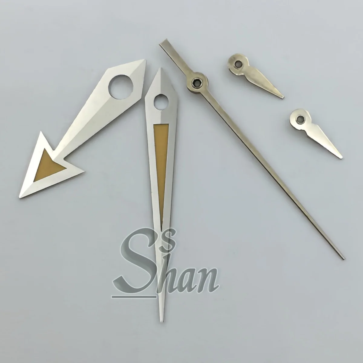 

The green luminescence of the VK64 watch hands is suitable for the VK64 quartz movement