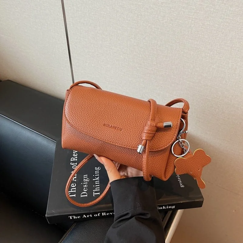 

Fashionable Women's Crossbody Bag in Premium Leather - Shoulder Messenger Handbags by Famous Designer Classic