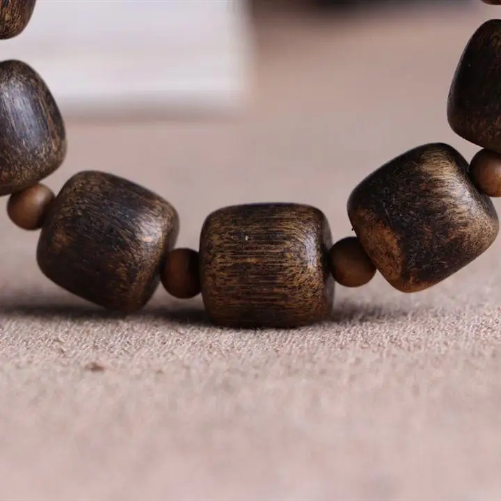 

Cambodia Old Material Incense Wood Bracelet Barrel Beads Matures Knot Incense Wood Fraance Faion Jewelry Accory