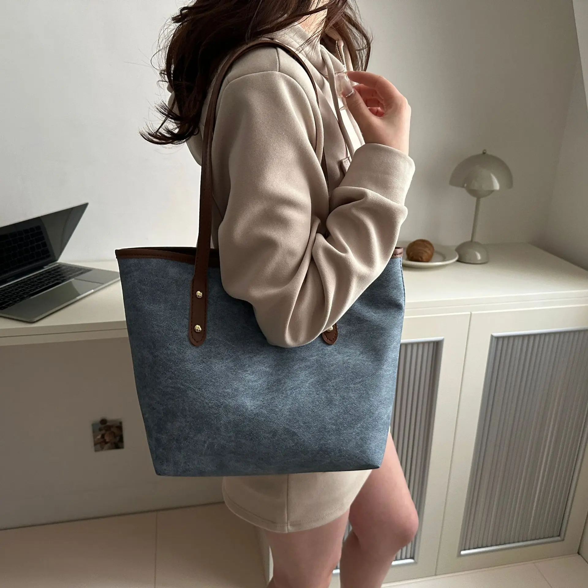 

Women's Large Capacity Underarm Shoulder Bag Female PU Leather Handbags Commuting Shopping Casual Tote Bag Top-handle Bag Bolsas