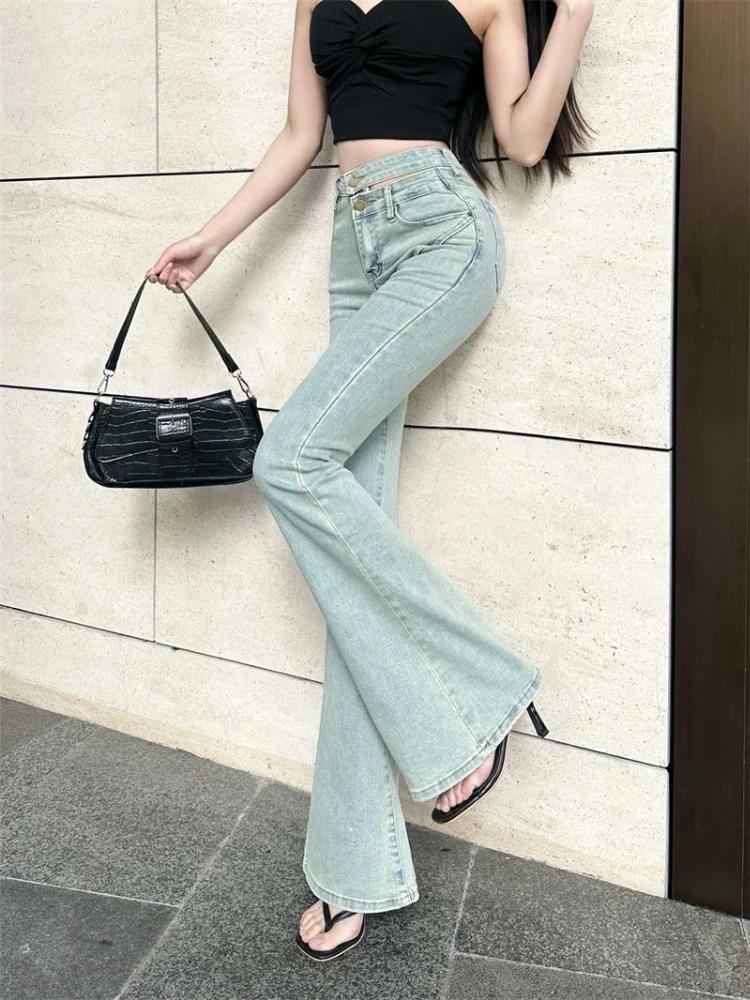 

Fashionable Women's Petite High Waist Light Blue Flared Jeans with Slim Fit and Stretch Slimming New 2026 Design