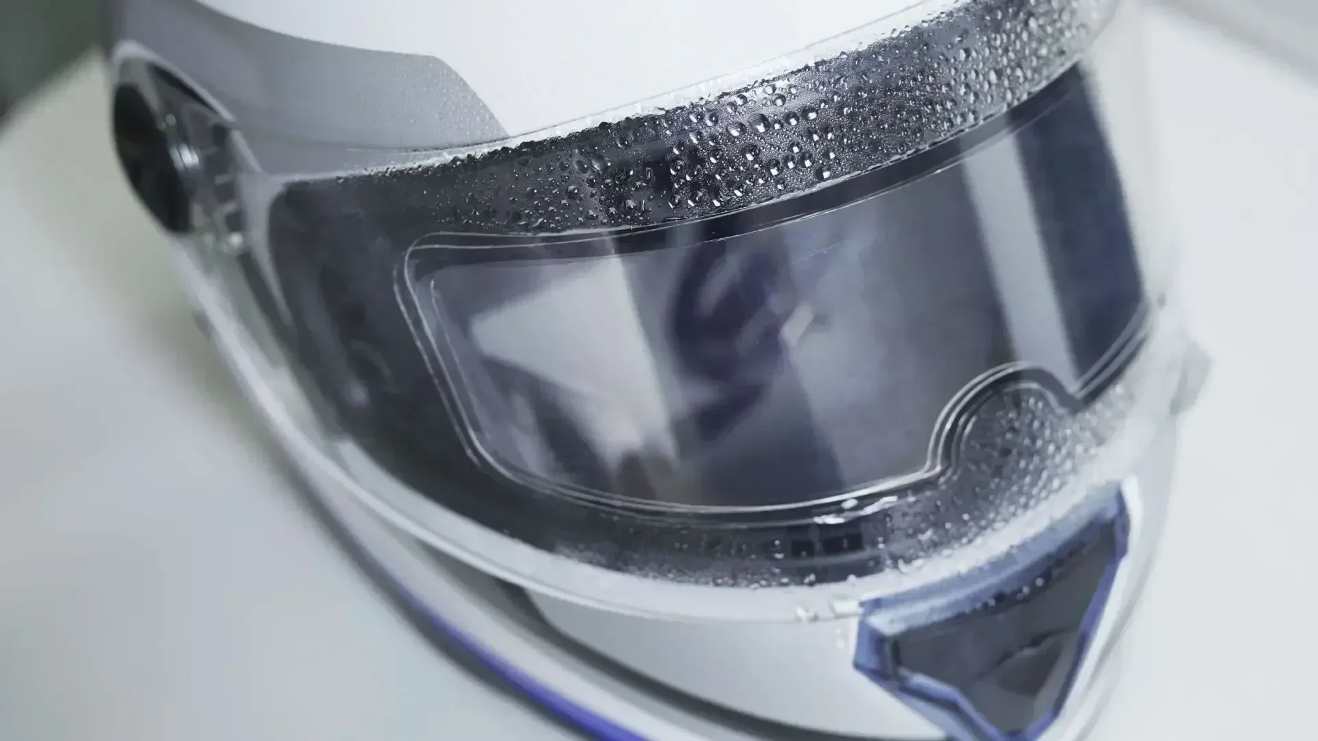 1/4 Stück Motorradhelm Klare Schutzfolie Anti-Beschlag Anti-Regen Folie Nano-Beschichtung Aufkleber Motorradhelm Zubehör – Detail 20