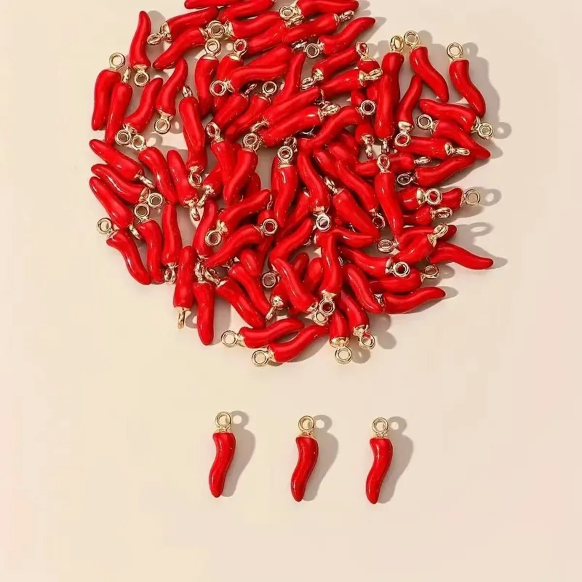 10 قطع الأحمر الفلفل الحار المينا سحر سبائك معدنية الذهب الفلفل المعلقات DIY بها بنفسك صنع المجوهرات القرط سوار قلادة #2