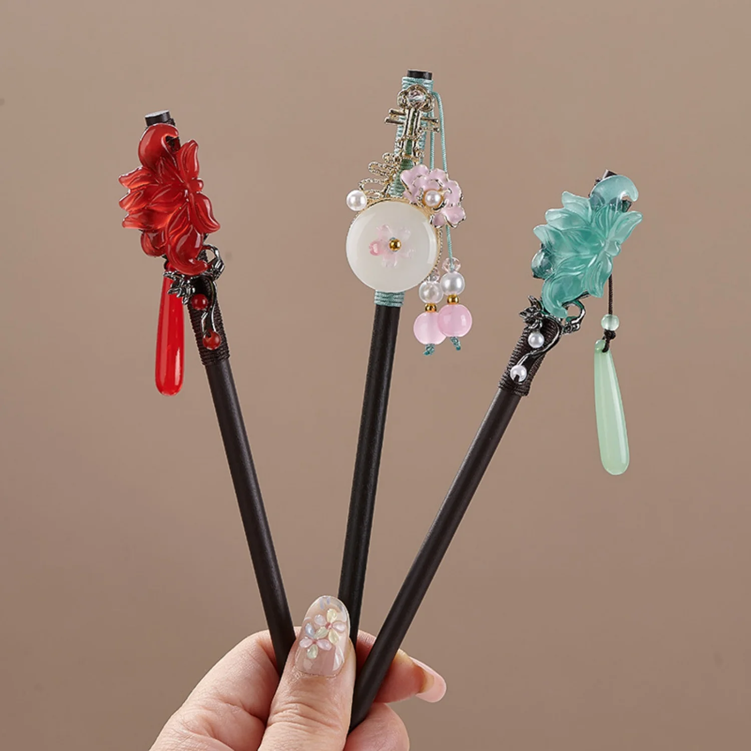 Vintage Flower Hairpin For Women Elegant Wooden Floral Hair Stick Light Luxury Hanfu Dress Headwear Jewelry Hair Accessories view 3