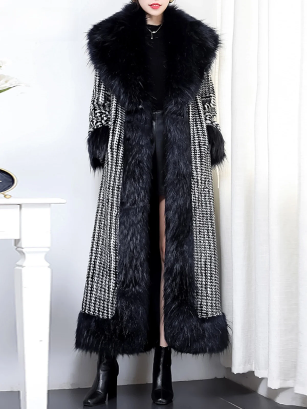 

Женское пальто Nerazzurri Faion с длинным воротником из искусственного меха, молодежная верхняя одежда, приталенный крой, зимний сезон