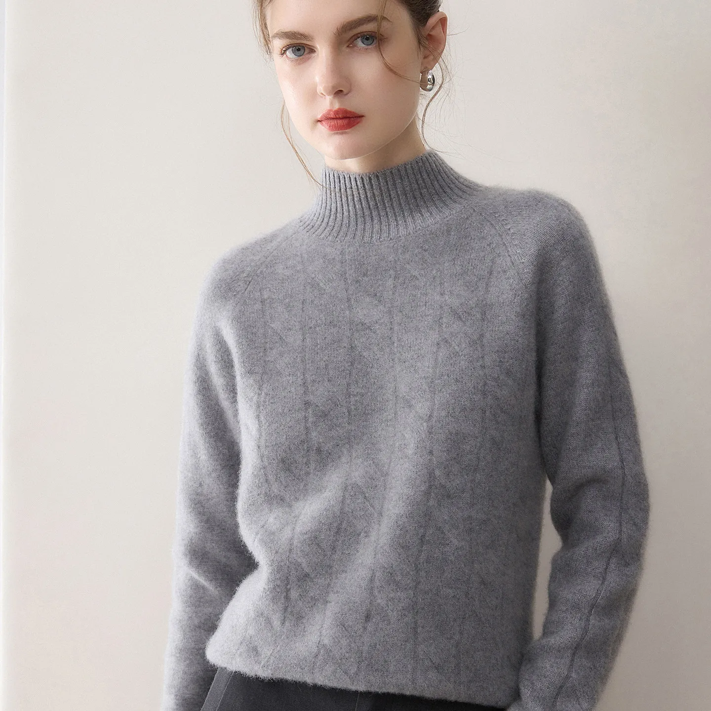 In winter, 100% pure cashmere double-stranded shoulder twisted half-high-necked women's knitted cashmere sweater