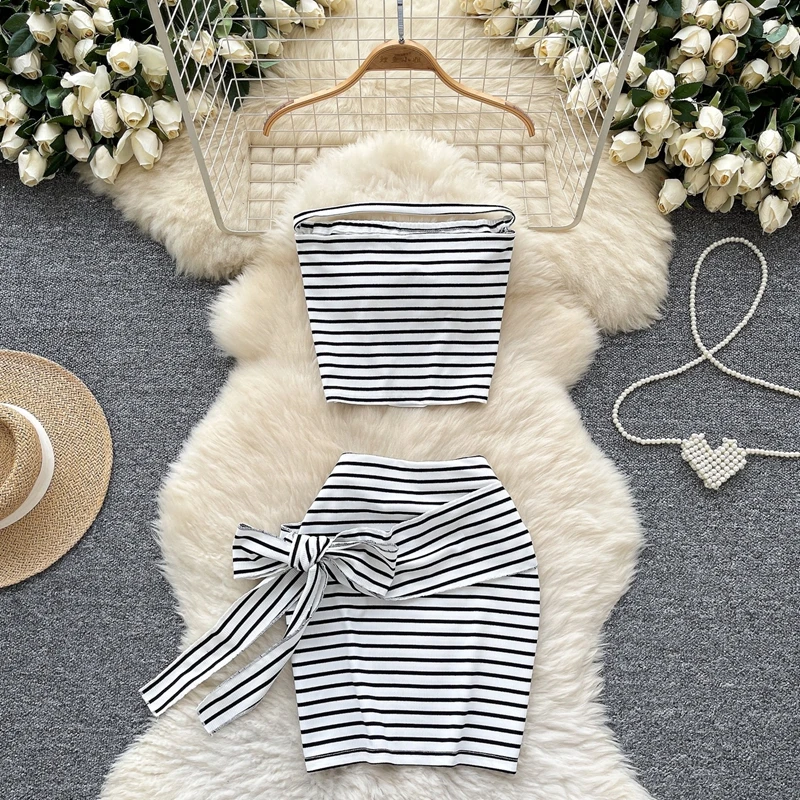 

Women's Summer Cross Tie Waist Striped Skirt and Strapless Top Vest Two-Piece Set