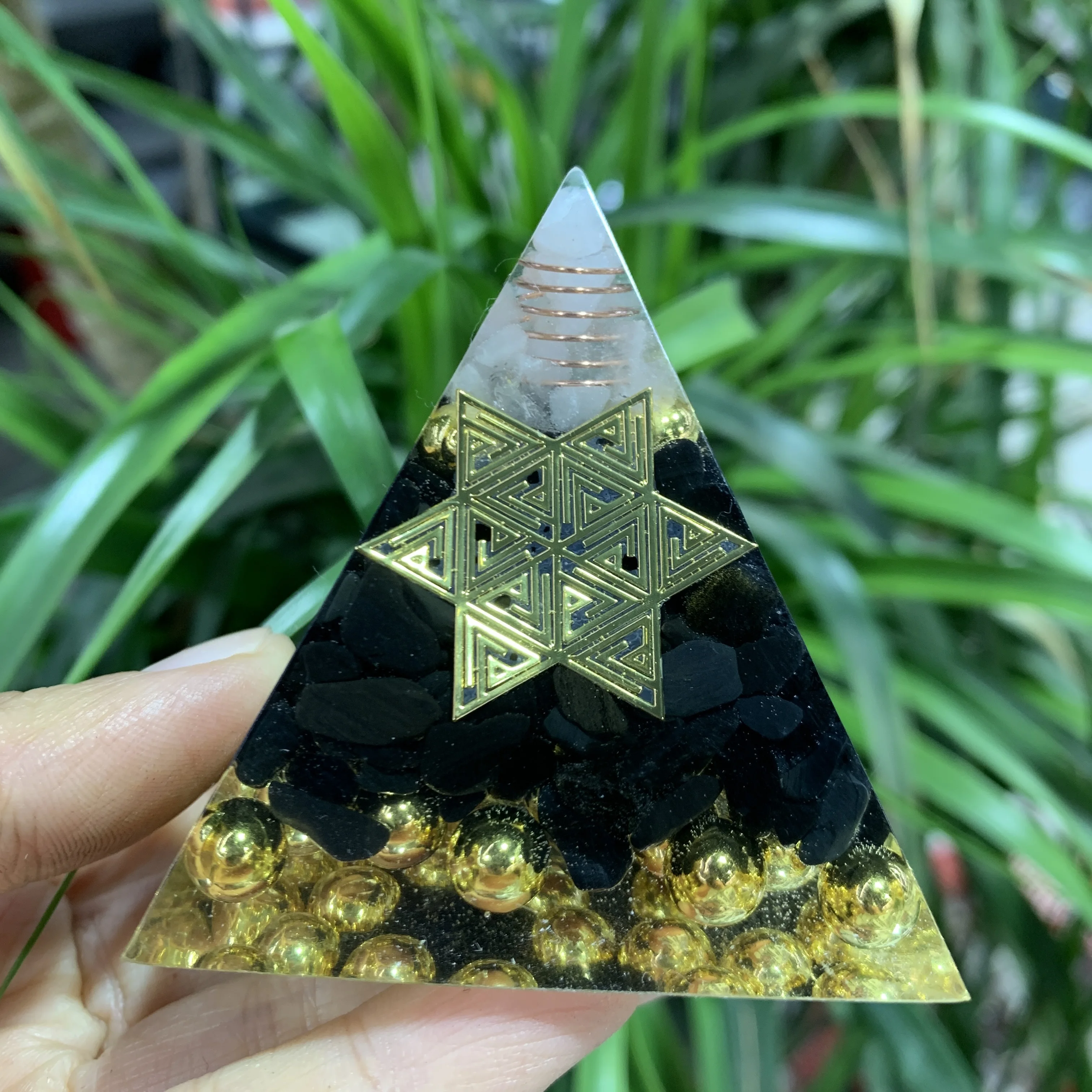 60mm Energy Generator Orgone Pyramid stone Healing Natural Crystal Reiki Chakra Pyramid Meditation Tool