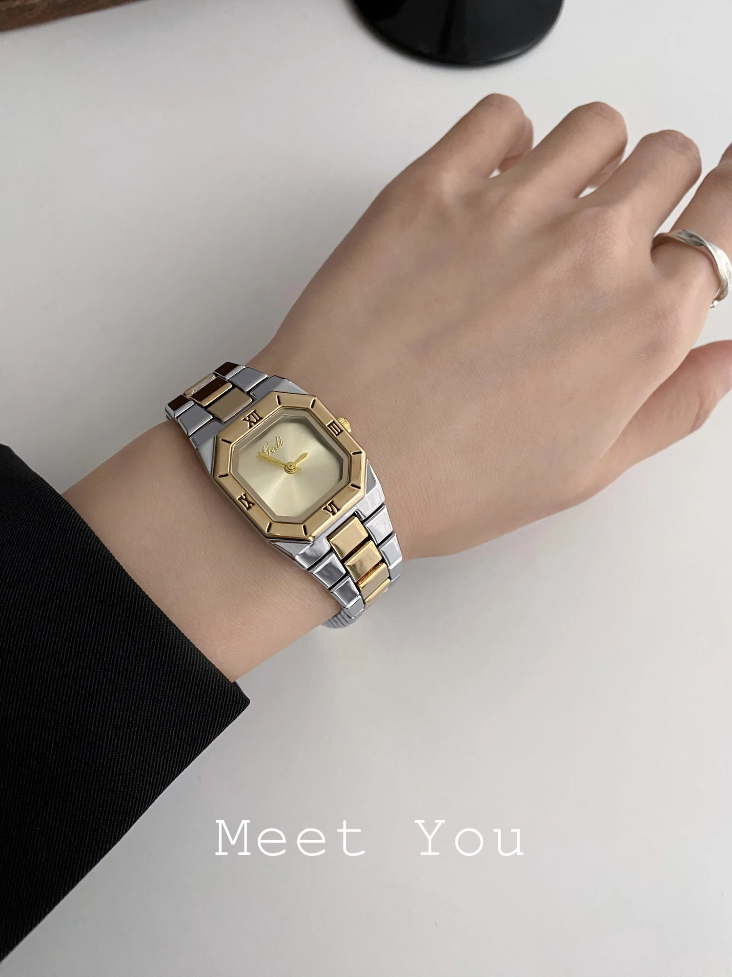 New square minimalist lightluxury style fashionable and versatile retro exquisite women's watch highend luxurywomen's wristwatch