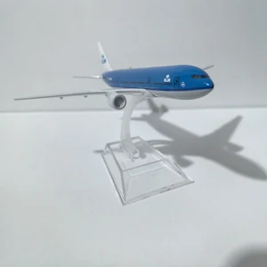 Jason Tutu 16 Cm KLM Royal Dutch Airlines B777 Model Pesawat Planel Pesawat Diecast Logam Pesawat Mengumpulkan Hadiah 8 penjualan terbaik klm - №
