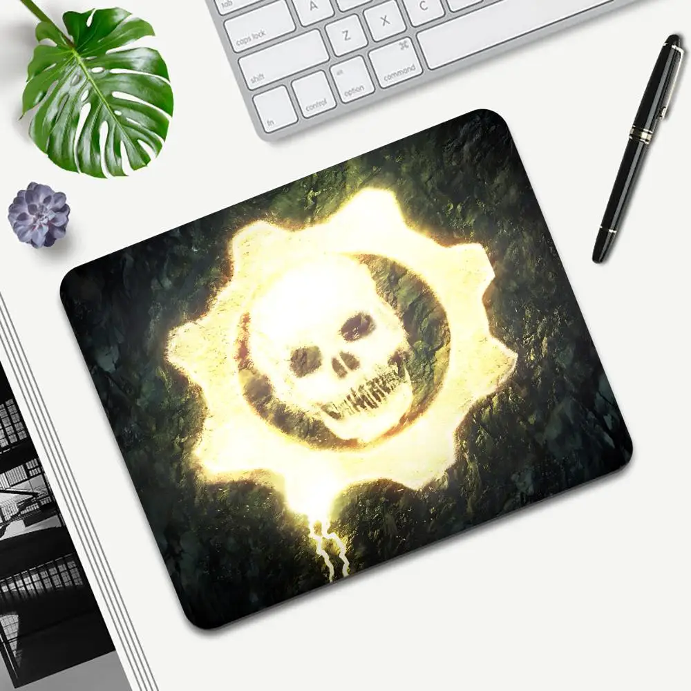 Gamer G-Gears Of W-WarS Mouse Pad Cartoon rubber Small mouse pad desktop computer office keyboard e-sports ROGs game