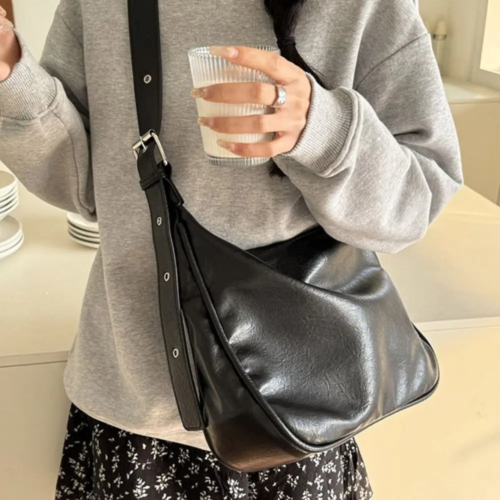

Large Capacity Pillow Crossbody Bag Pillow Bag Korean Style PU Dumpling Bag Shopping Bag Solid Color Shoulder Bag Outdoor