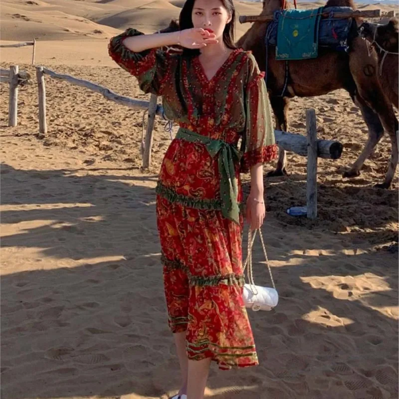 2025 vestido bohemio de verano de estilo étnico Vintage para mujer nuevo vestido largo con cuello en V y mangas de hoja de loto vestidos ajustados para vacaciones en la playa