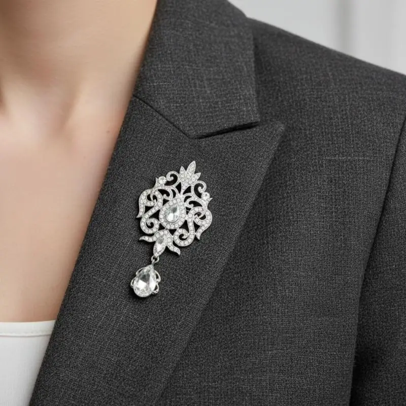Vintage Gold Silver Color Rhinestone Brooch Shiny Crystal Lapel Pin for Women Casual Wear Wedding Party Dress Accessory