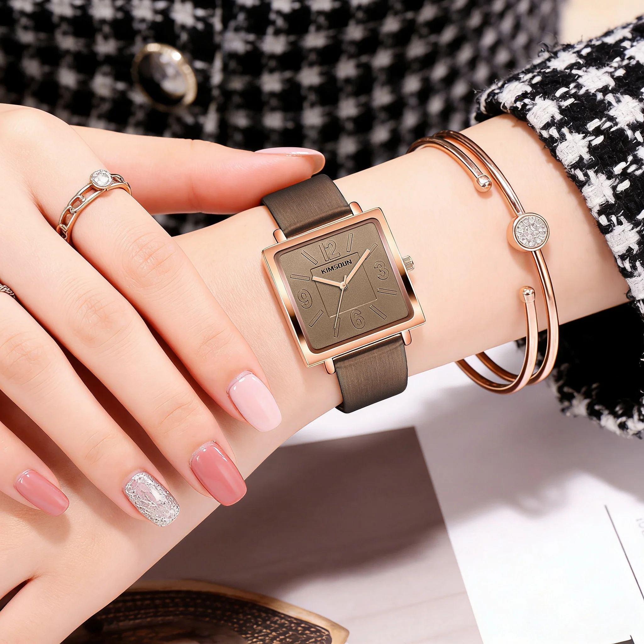 New Model Women's Quartz Watch, Genuine Leather Strap, Exquisite Design, Digital Dial, Stylish and Simple Wristwatch, High-End Women's Watch. the Perfect Christmas, Thanksgiving, Valentine's Day, Moth image 3