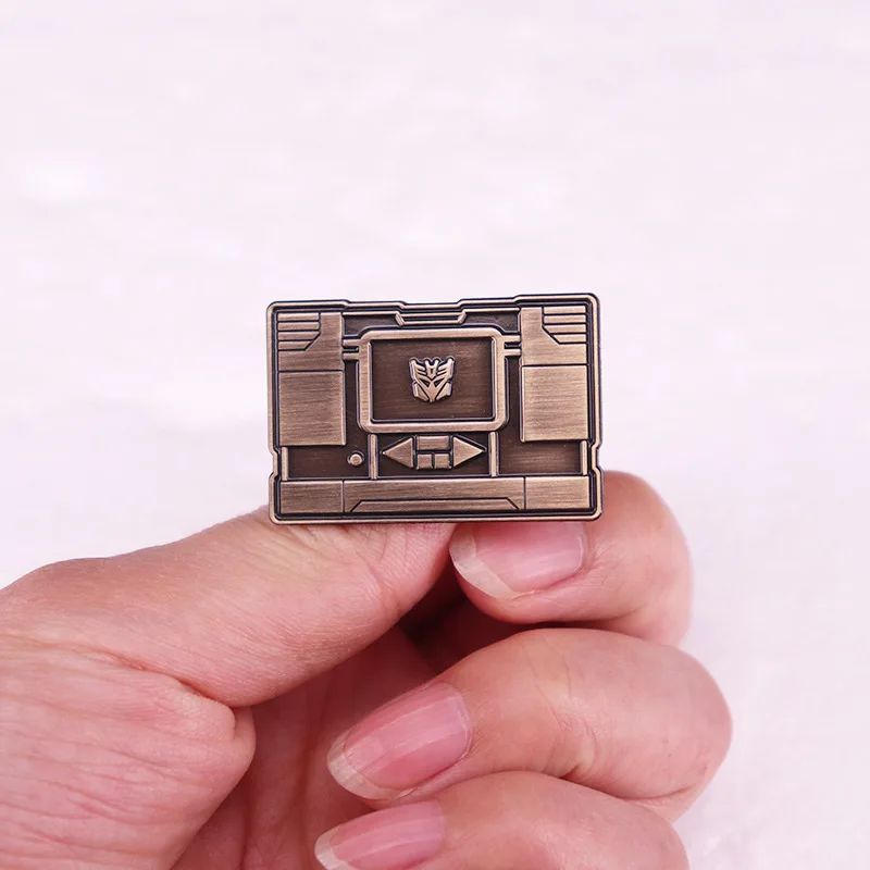 3cm 変身ヴィンテージブローチバッジアクセサリー、映画やゲームの周辺機器を飾るギフト