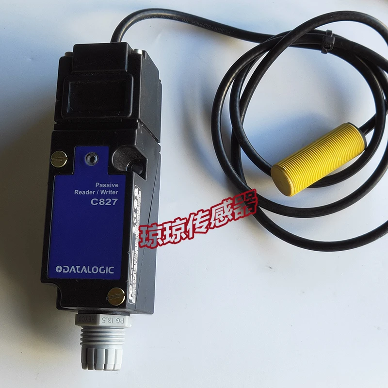 

BALLUFF BALLUFF C827-03 HF CNTL 18MM TUB. ANT RS232 Sensor