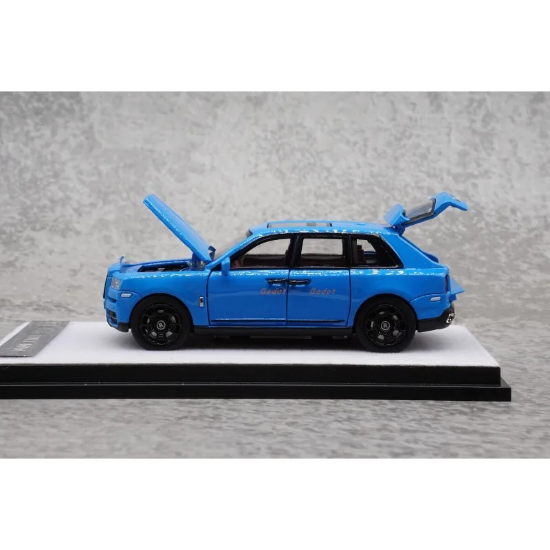 DCM 1:64 نموذج سيارة Rolls-Royce Cullinan SUV محاكاة مصنوع من خليط معدني، لعبة للأولاد، زخرفة قابلة للجمع للبالغين.
