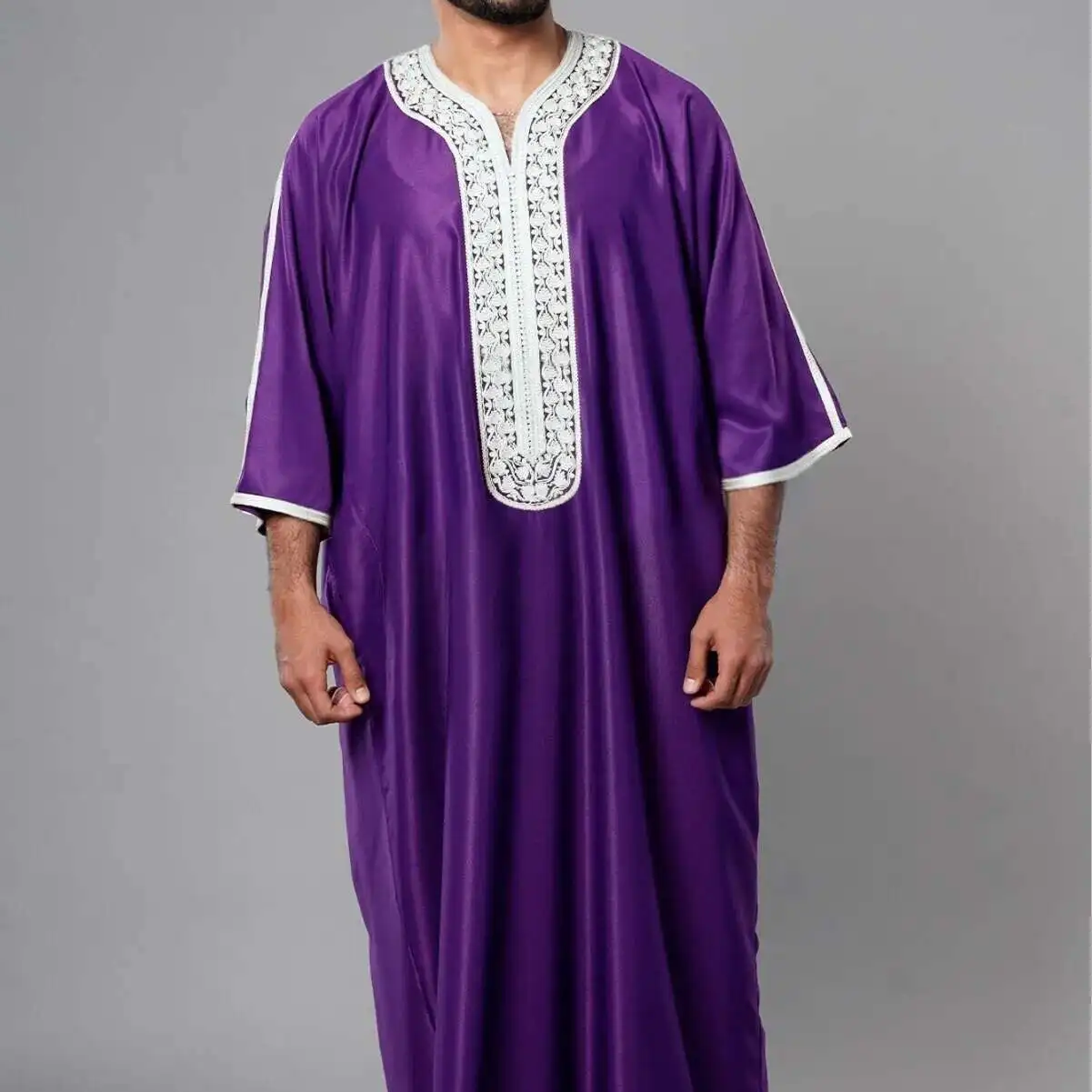Arab 2023 New Men's Muslim Robe Robe Middle Long Sleeve Embroidered
