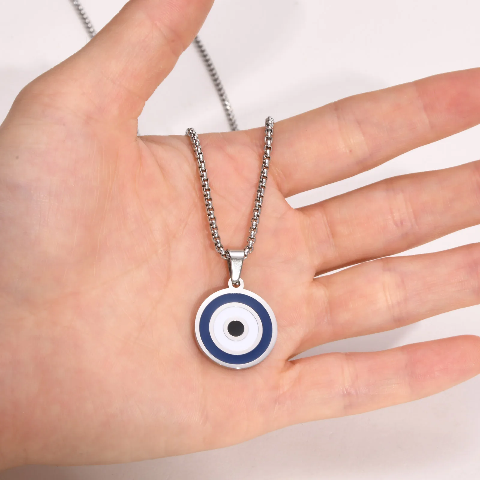 Lässige Evil Blue Eye-Halsketten für Männer, runder Anhänger aus Edelstahl mit Box-Kette, ethnischer türkischer Kragen, Geschenke, Schmuck – Detail 4