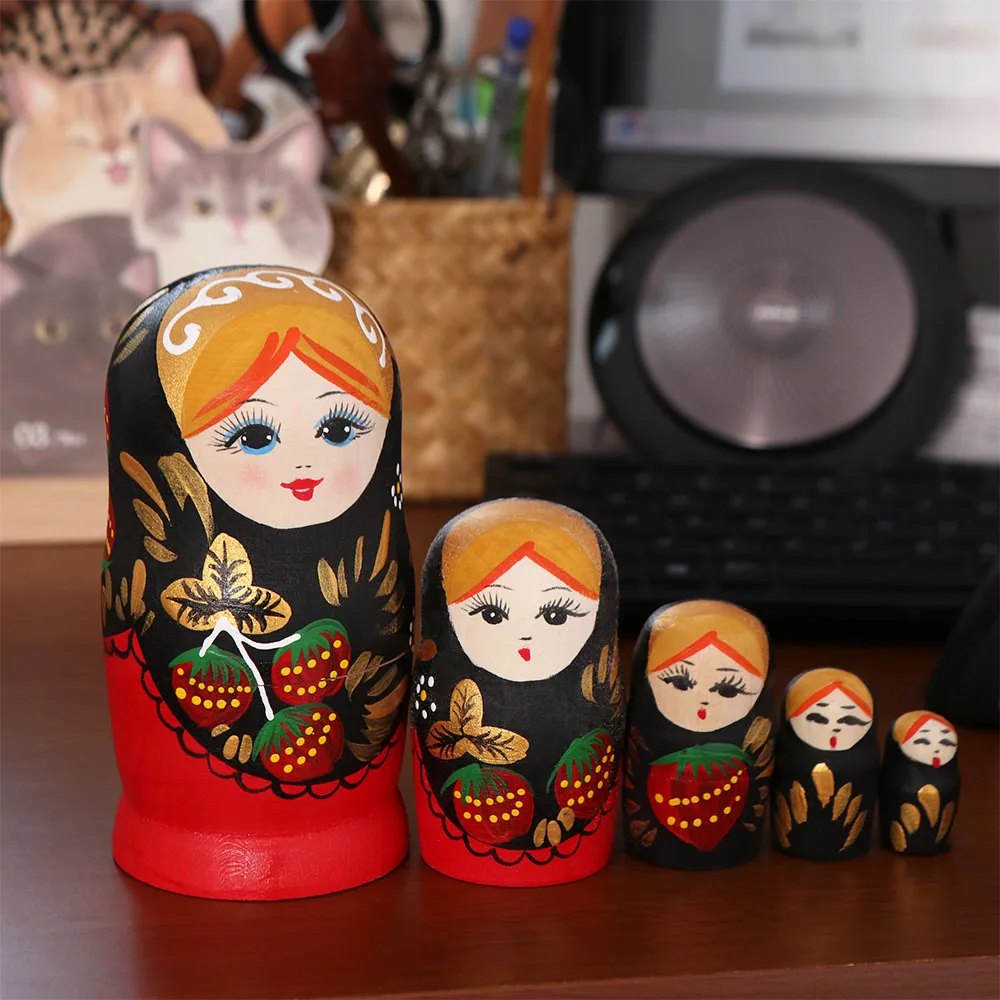 Desk Ornament 5 Layers Matryoshka Strawberry Girls Handmade Nesting Cute Wooden Russian Nesting