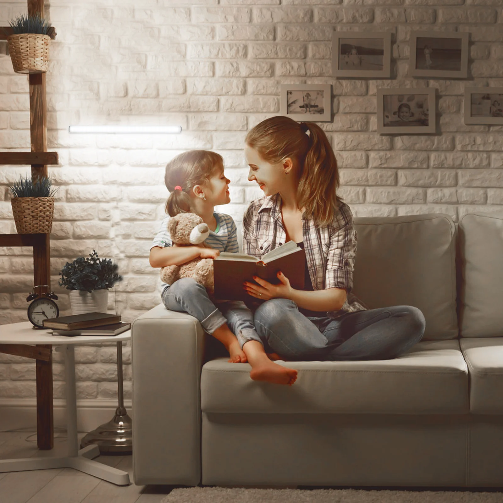 1 set di luci per trucco a LED, design semplice e alla moda, durevole, in lega di alluminio, materiale per PC, lampada per specchio touch, luce frontale per specchio