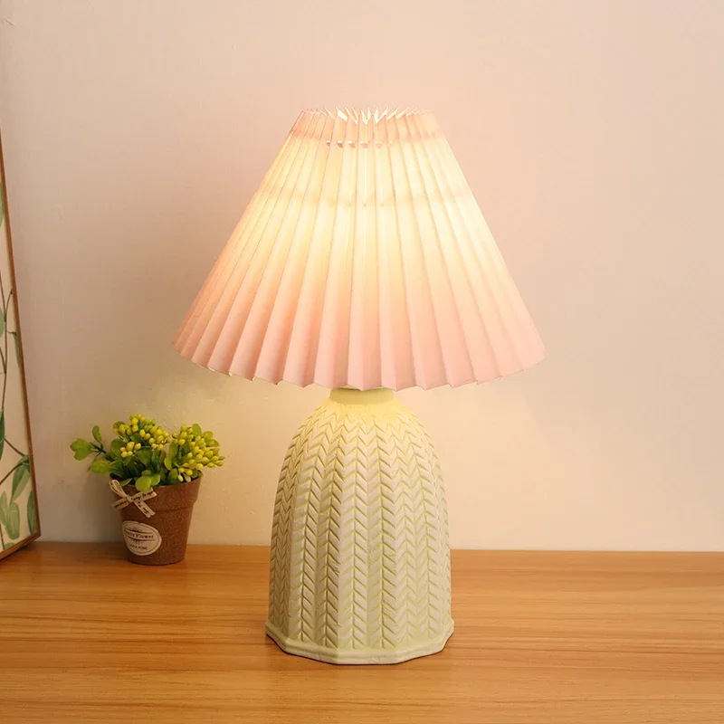 Room decorative desk lamp retro pleated desk lamp master bedroom bedside lamp Korean Cafe simple night lamp