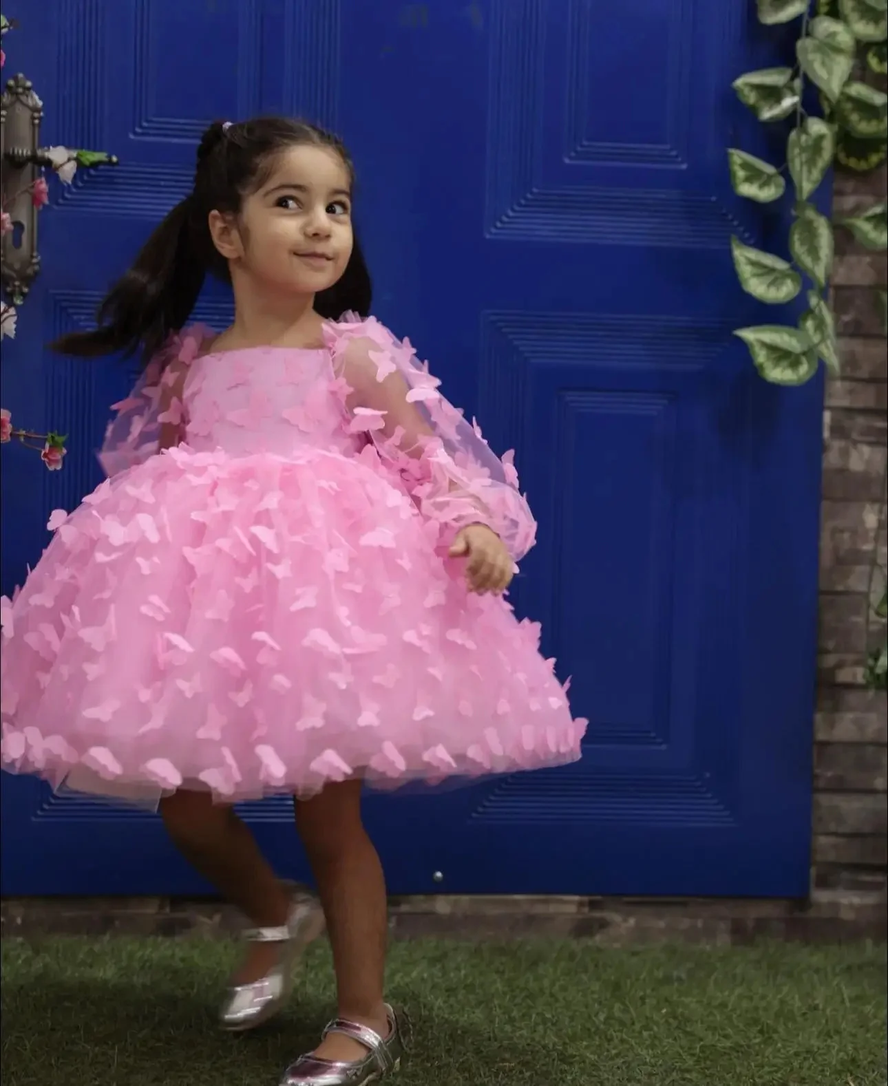 Customized Blush Pink Flower Girl Dresses For Wedding Backless Butterflies Full Sleeves Cute Baby Birthday Party Banquet Gown