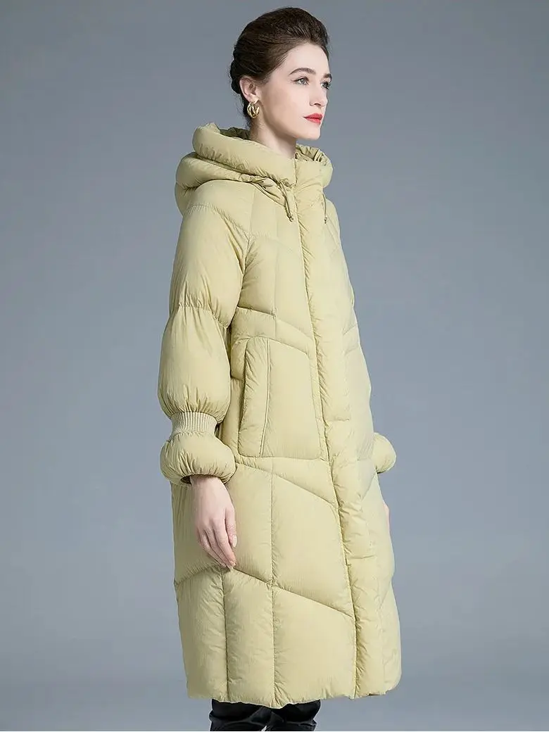 More Than 300g Thicker Warm Duck Down Coats Women\'s Fluffy Down Coat Female Winter Bat Sleeved Hooded Warm Down Parkas wy1812