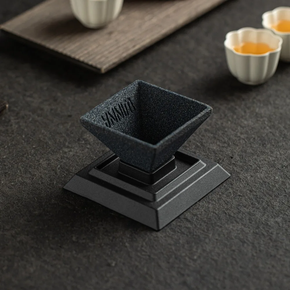 Tabletop Decoration Inverted Pyramid Tea Strainer Triangular Iron Base Ceramic Micropores Tea Infuser Black Teas Ceremony