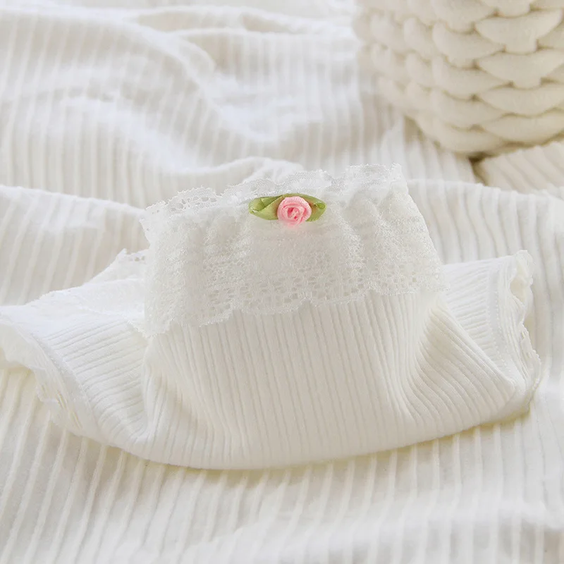A23- D5- White