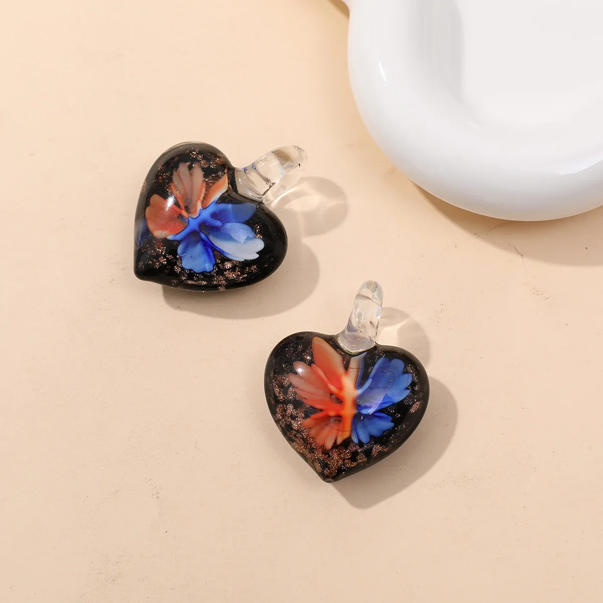 42*33 مللي متر جديد اليدوية مورانو Lampwork الزجاج الأسود مصفوفة القلب مختلط اللون قلادة النساء لصنع المجوهرات قلادة #4