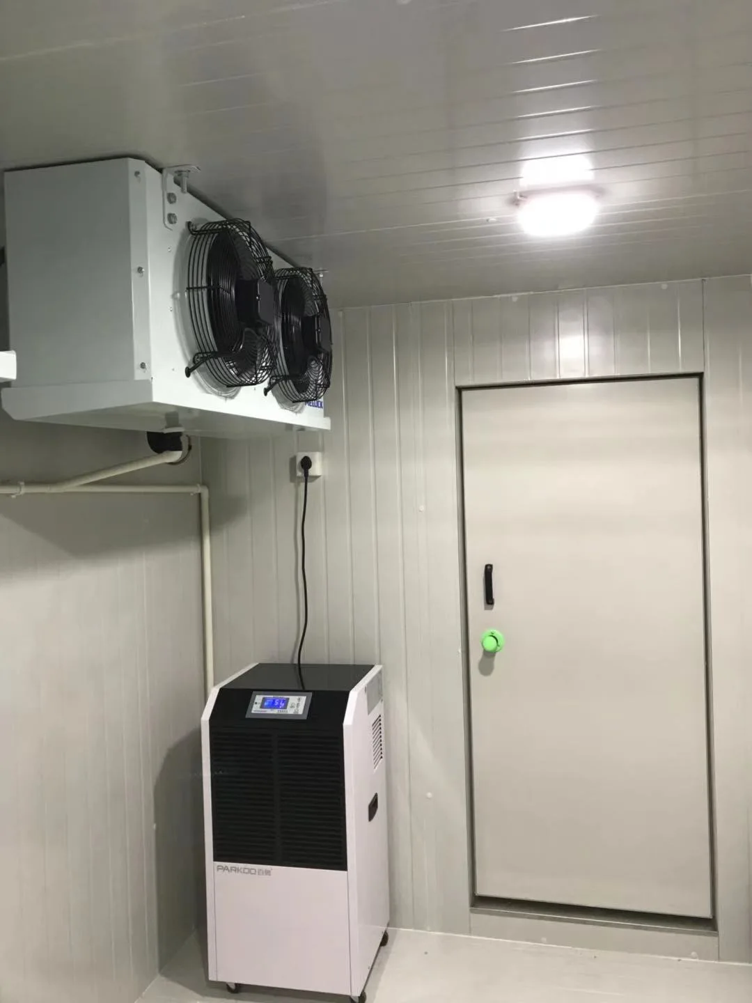 果物保管用冷蔵室、一定温度、衛生的