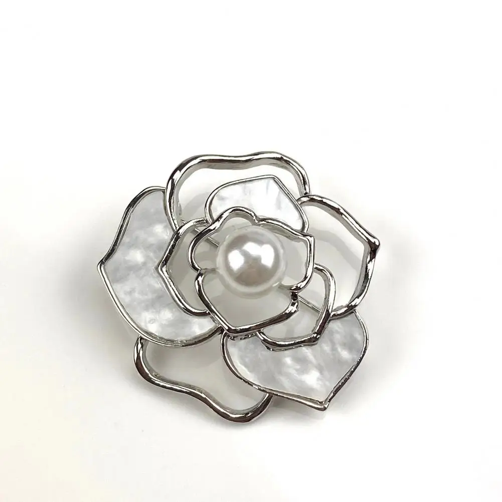 Exquisite Brooch Long-lasting Accessory Elegant Camellia Faux Pearl Brooch for Women High-end Coat Collar Pin Hat Scarf