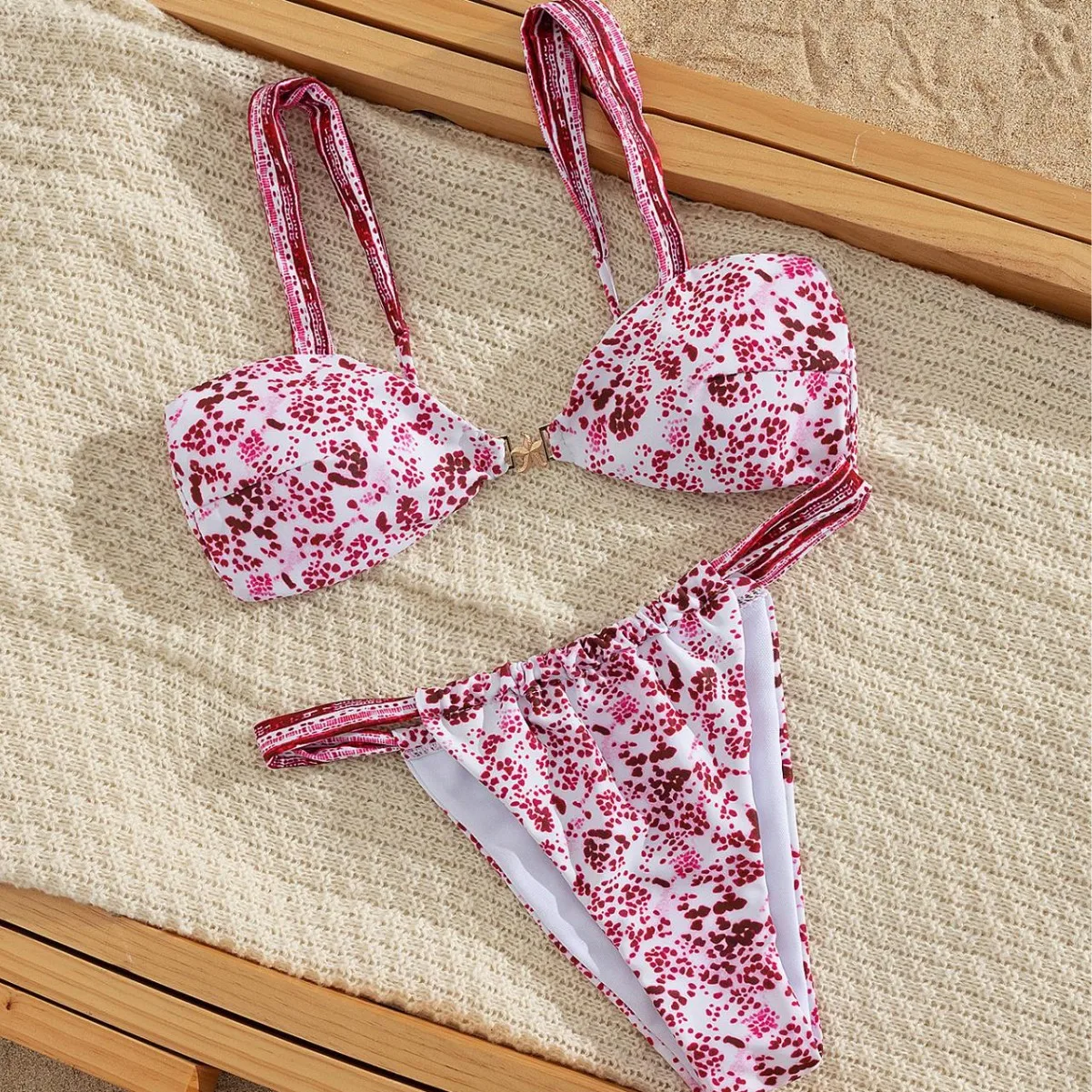 2026 Hot Selling Floral String Bikini Set Cute Sexy Three Point Split Swimsuit for Women Hot Spring Beach Pool Vacation