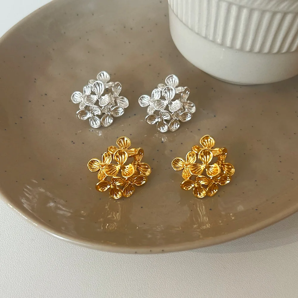 

Retro Irregular Flower Stud Earrings for Women 925 Silver Needle Floral Earrings Luxury Design Party Jewelry Gifts