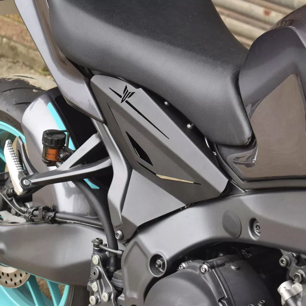 

For Yamaha MT-09 MT-09 2024-2025 New motorcycle aluminium Rear Infill Panels Side Panels Covers Side Frame Fairing Accessory