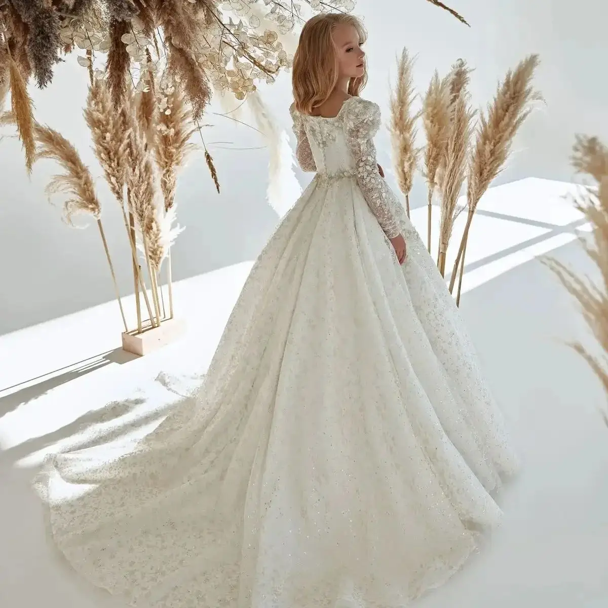 

Customized Gorgeous Flower Girl Dresses For Wedding Beading Square Collar Appliques Elegant Quinceanera Bridesmaid Pageant Gown