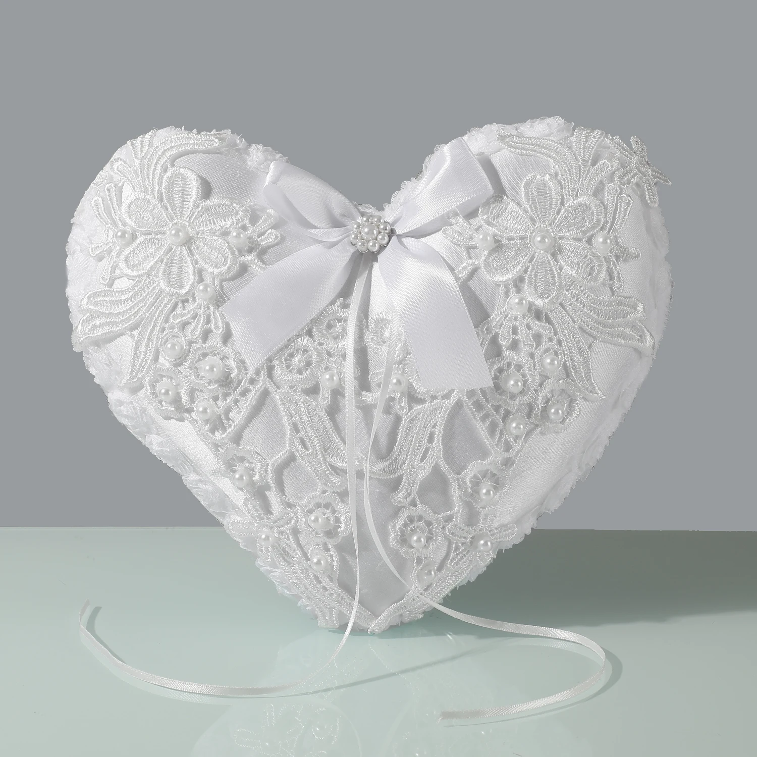 Elegant Lace Applique Ring Bea - огляд і ціна Ring Bearer Pillow