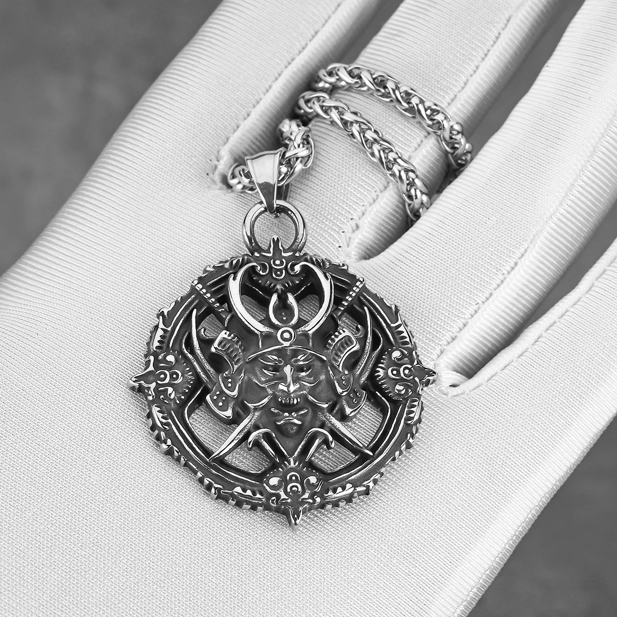 Vintage Japanese Daimyo Pendant Necklace for Men Stainless Steel Amulet Jewelry Halloween Birthday Party Gift for Boys view 3