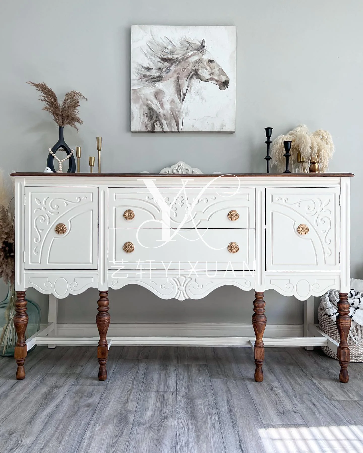 LZ xH French retro white porch cabinet American living room decorative cabinet solid wood engraving furniture customization
