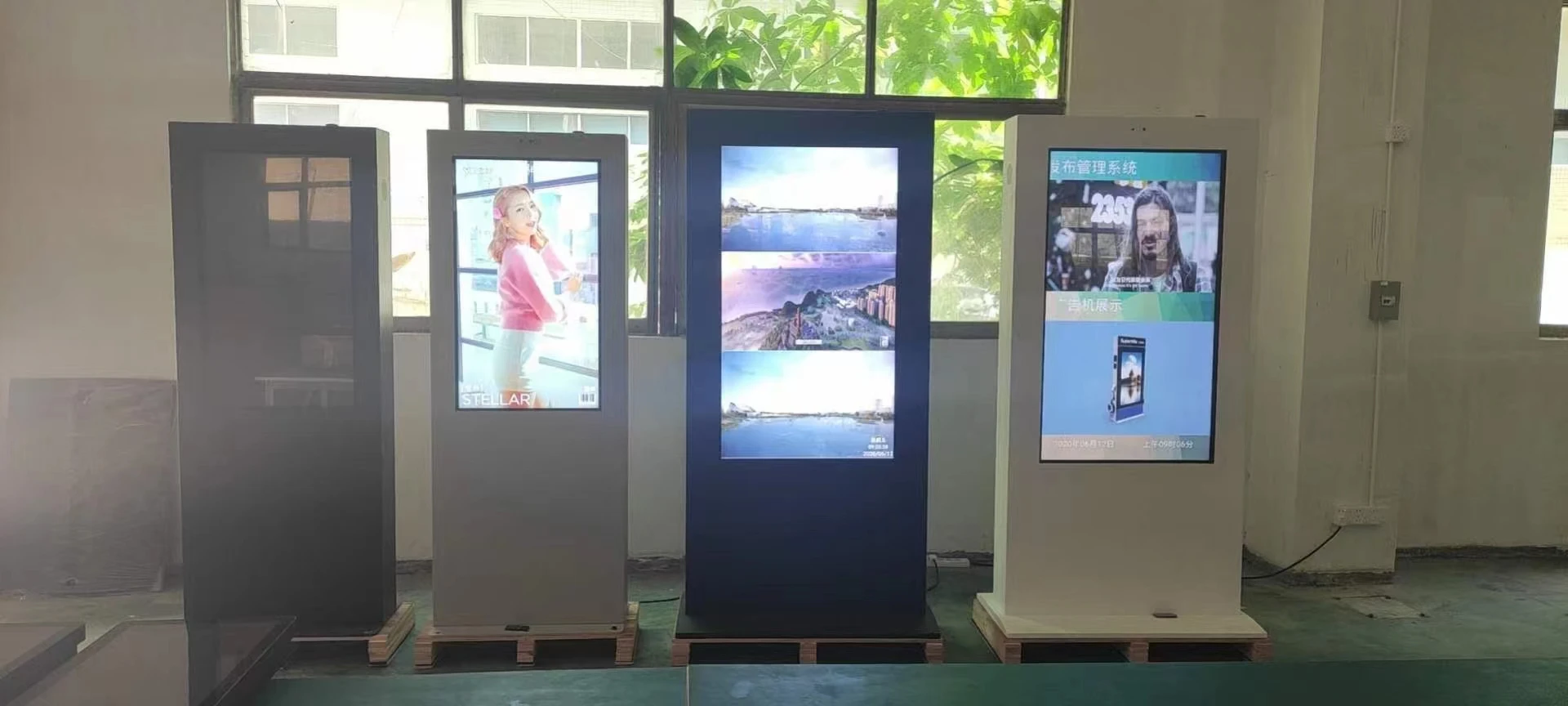 Layar Display Lcd Pemutar Iklan Multimedia Pintar Luar Ruangan 49 55 65 75 Inci