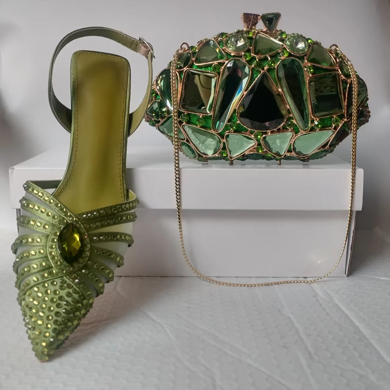 

INSIGHTLINK Women Red Green rhinestone Sandals And Bags Set High Heels Shoes Women Party Gems Stilettos Heel Sandal Bridal Shoes