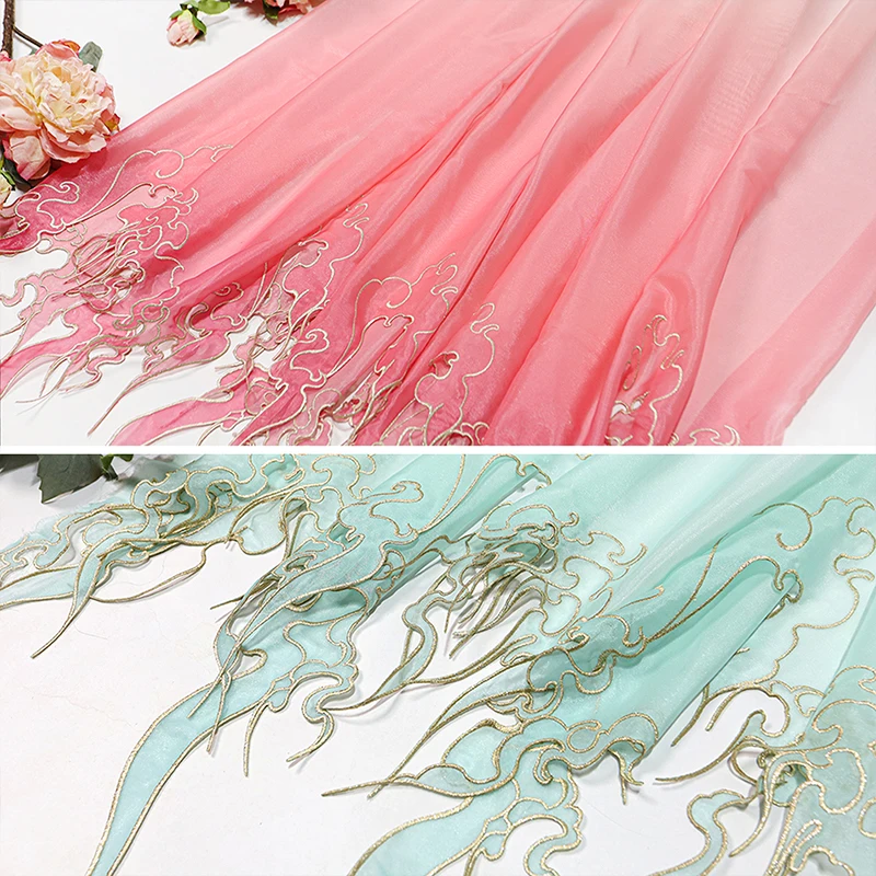 ผ้าปักลายกลีบดอกไม้ไล่เฉดสี 1 เมตร สไตล์จีน งานหนัก สำหรับชุดฮั่นฝู ชุดราตรี งานประดิษฐ์ ตัดเย็บ