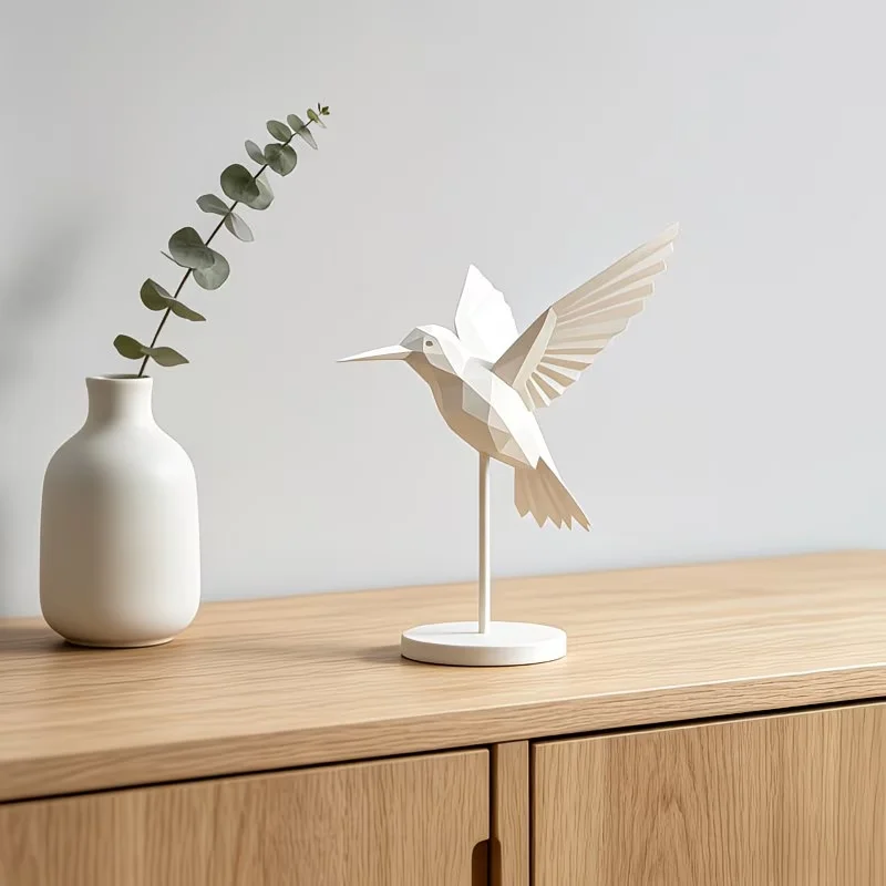 New Hot Selling 3D Printed Low Polygon Hummingbird Shaped Sculpture with Base Artistic Decoration  Home Decoration Accessories